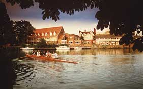 Mercure Thames Lodge,  Staines